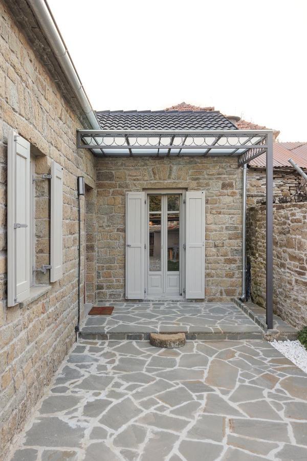 Chalet Lozart Traditional Stone House *