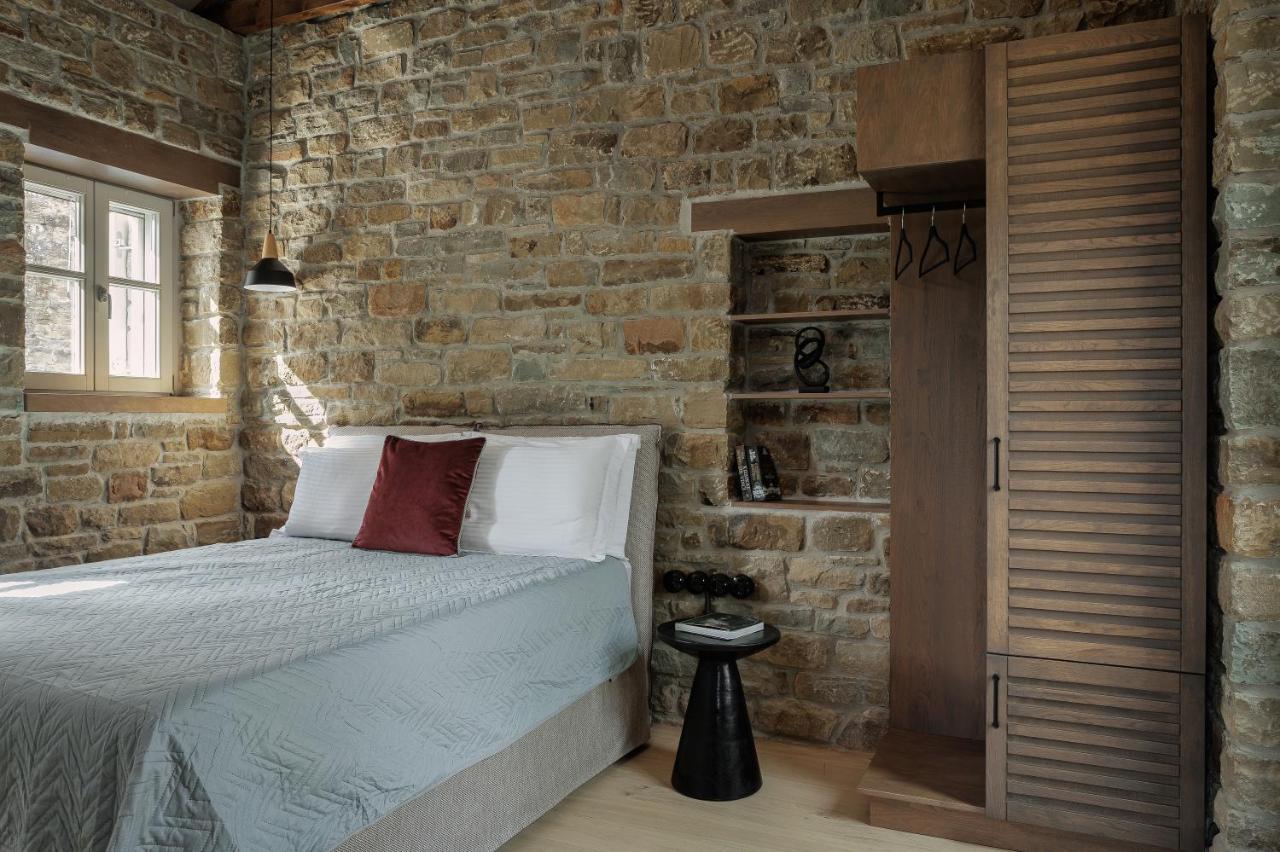 Lozart Traditional Stone House * Elliniko (Epirus)