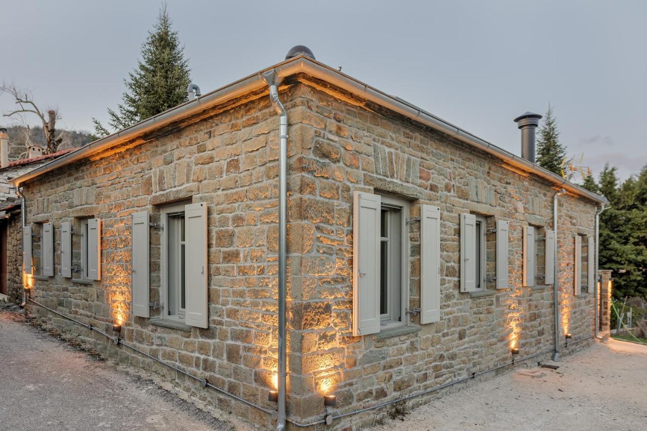 Chalet Lozart Traditional Stone House *